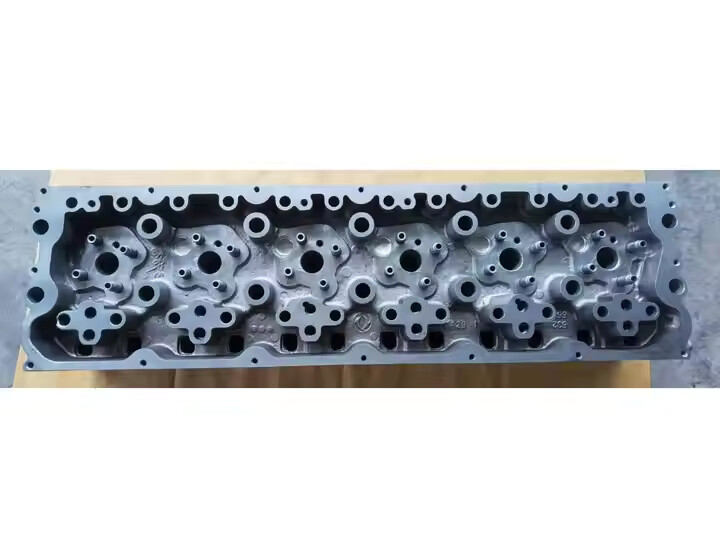 Renault Premium Kerax 11.1D DCI11 D5010550544 cylinder head